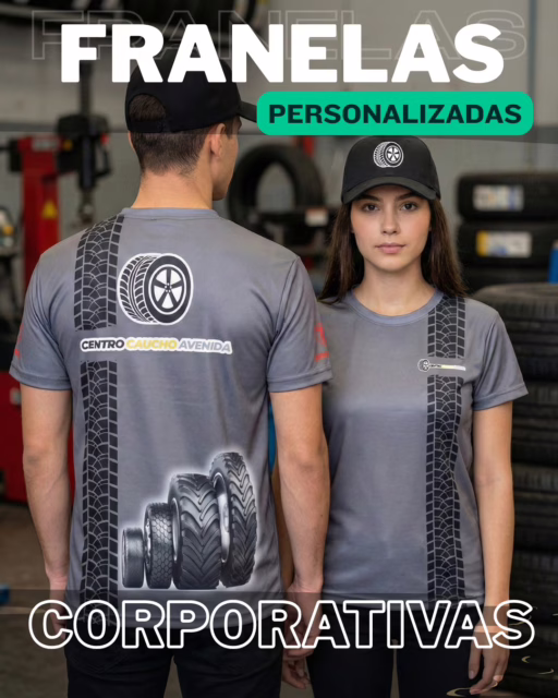La imagen de tu empresa habla por ti. Viste a tu equipo con lo mejor. 🤝👔
Un equipo unificado es un equipo que transmite confianza. 🚀
Mira cómo luce el staff de Centro Caucho Avenida, con sus nuevas franelas diseñadas y confeccionadas exclusivamente por nosotros en @nj_store_.
👉 Desliza para ver el mockup digital que aprobó el cliente y compáralo con el resultado final.
✅ Diseño 100% personalizado adaptado a la identidad de la marca.
✅ Confección de primera calidad.
✅ Fidelidad absoluta: Lo que ves en la pantalla es lo que recibes.
💡 Dale a tu marca el impulso visual que necesita. Hacemos uniformes, franelas personalizadas y más.
En @nj_store_ no solo vendemos ropa, fabricamos identidad.
#NJ #sancristobal #sancristobaltachira #sancristóbaltáchira #sancristóbalvenezuela #tachira #táchira #tachiravende #sublimacion #franelas